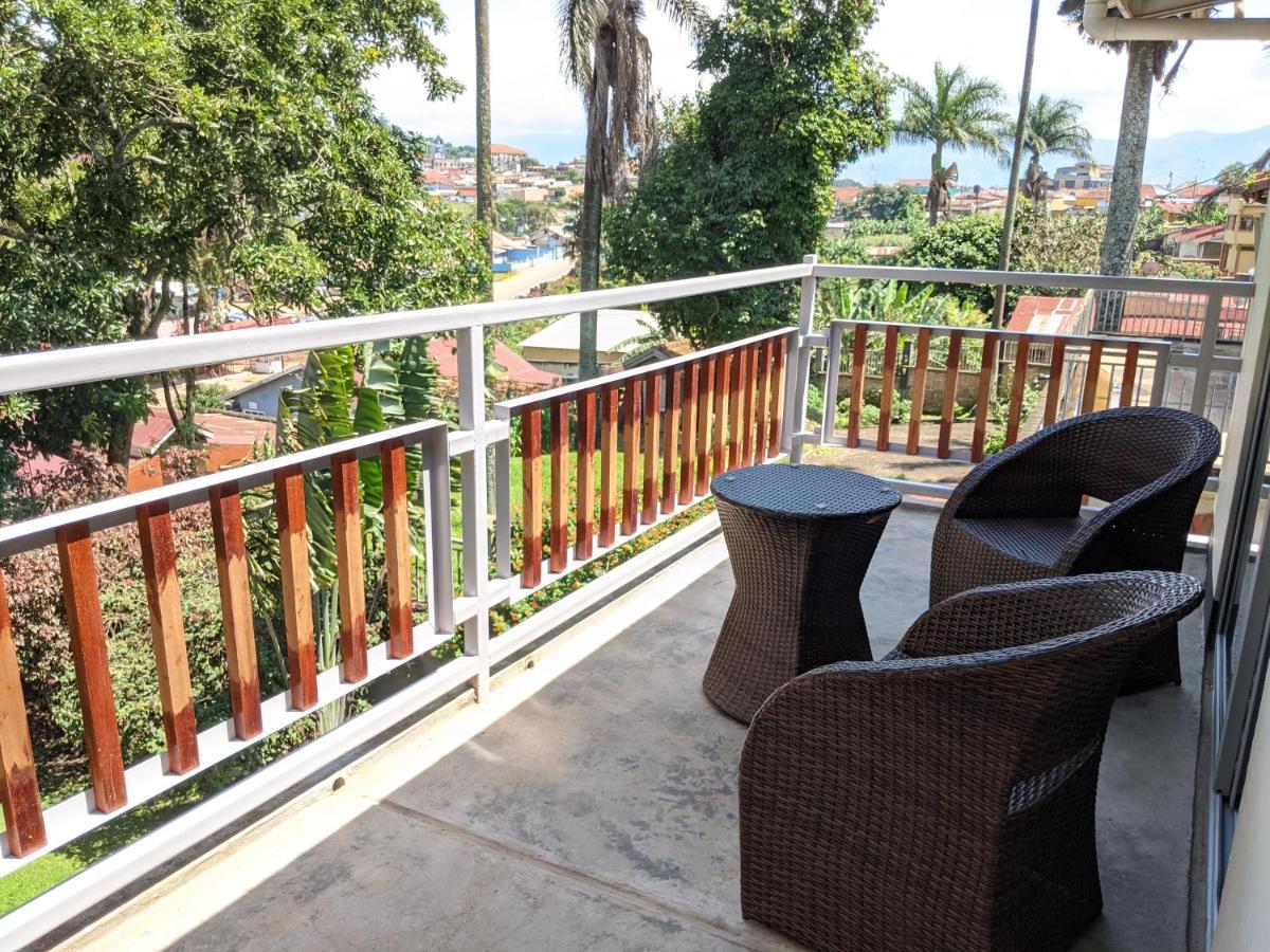 Dutchess Hotel&Restaurant Fort Portal Exterior foto