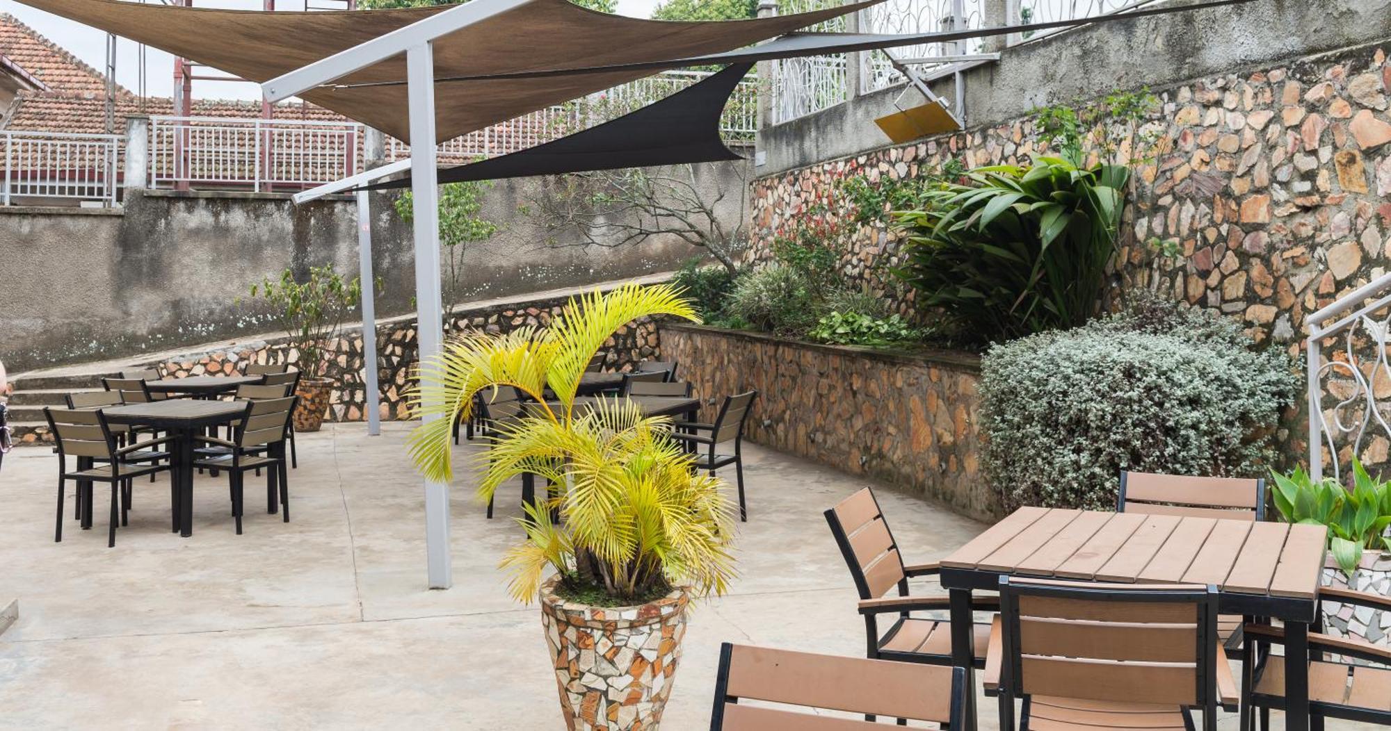 Dutchess Hotel&Restaurant Fort Portal Exterior foto